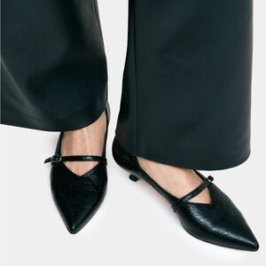 Marcella NYC - NIB Sabrina Mary Janes size 11 or 41
Italian Leather